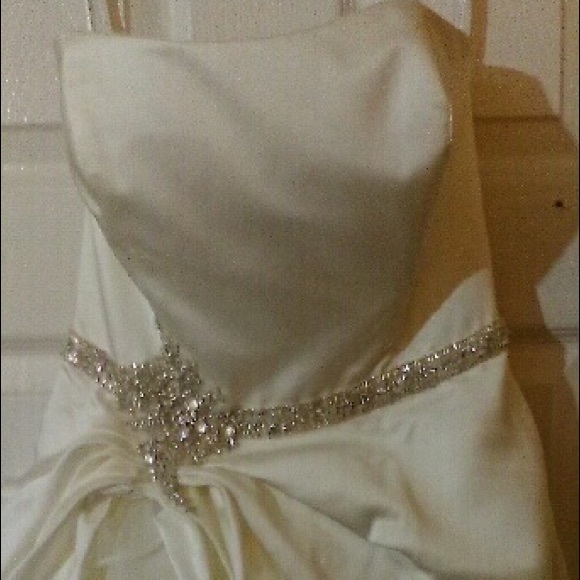 Wedding Dress - Picture 5 of 7